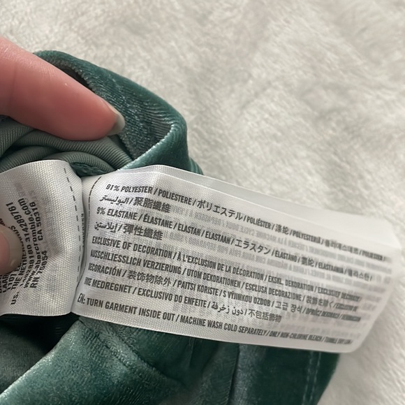 Abercrombie & Fitch Womens velvet crop top - Picture 6 of 6